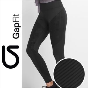 Gap Fit Sculpt Compression Textured Stripe Leggings
Black XS